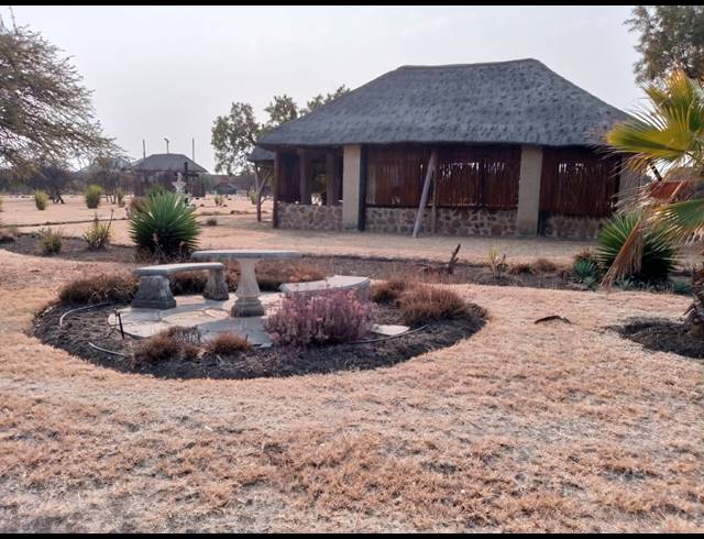8.40HA SMALLHOLDING FOR SALE IN OORZAAK AH
